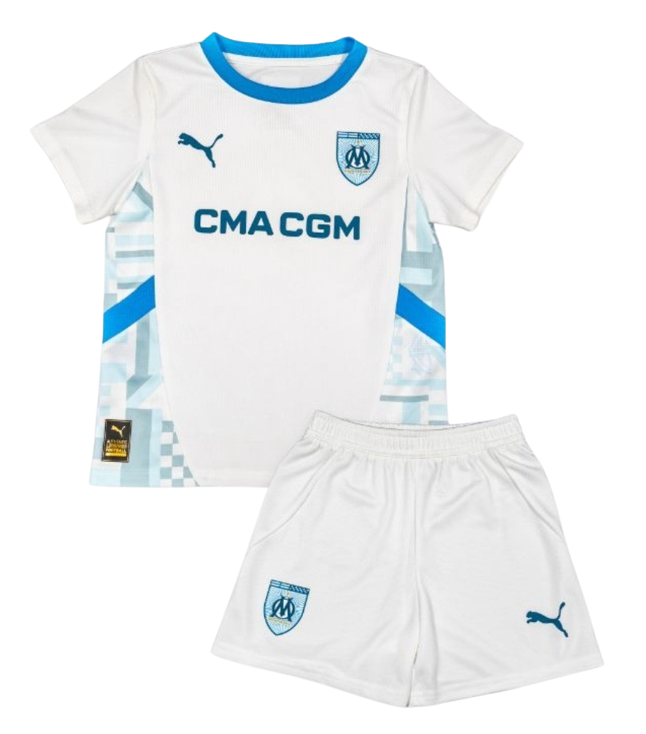 de0dc2_ed3dec32a9954449b0a381271343ec41mv2.png Kit Olympique de Marseille 2024/2025 – Image 1
